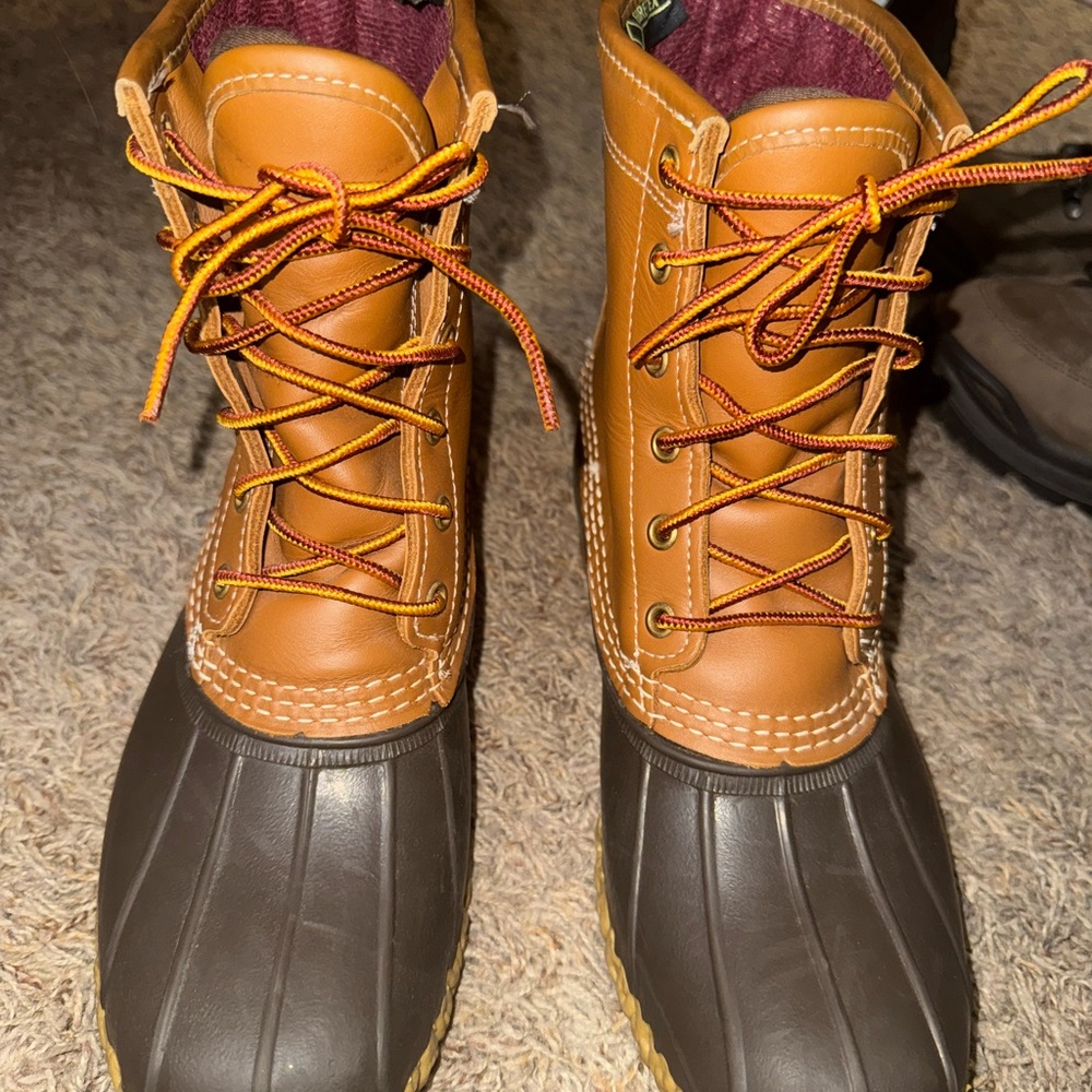 L.L. Bean 8" Gore-Tex Thinsulate Insulated Bean Boots Men’s 7M